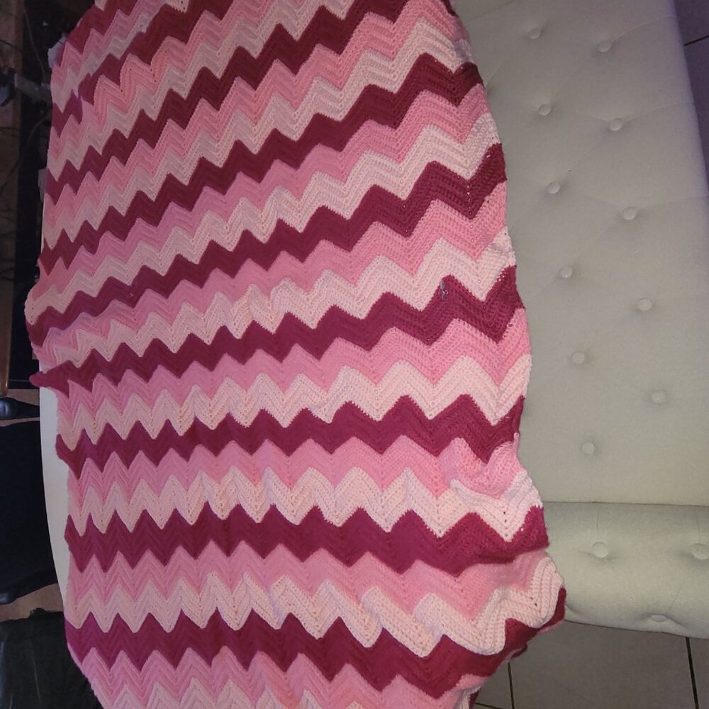 Handmade Crochet Afghan Throw Lap Blanket Zig Zag Ripple Pattern Chevron - Picture 3 of 11